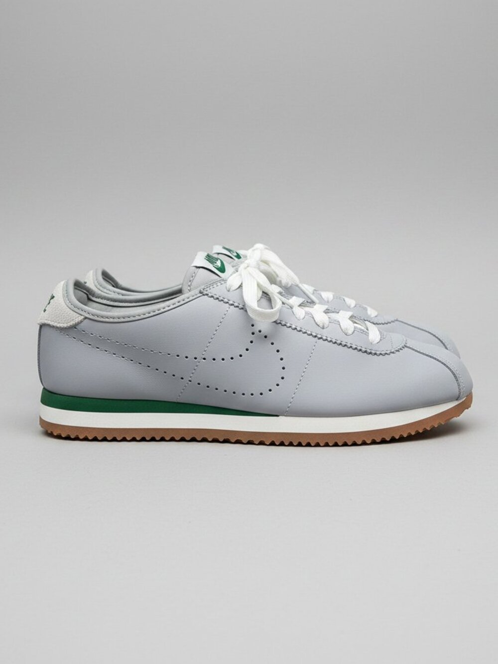 Nike gray/green leather “Cortez” sneaker, Size 9